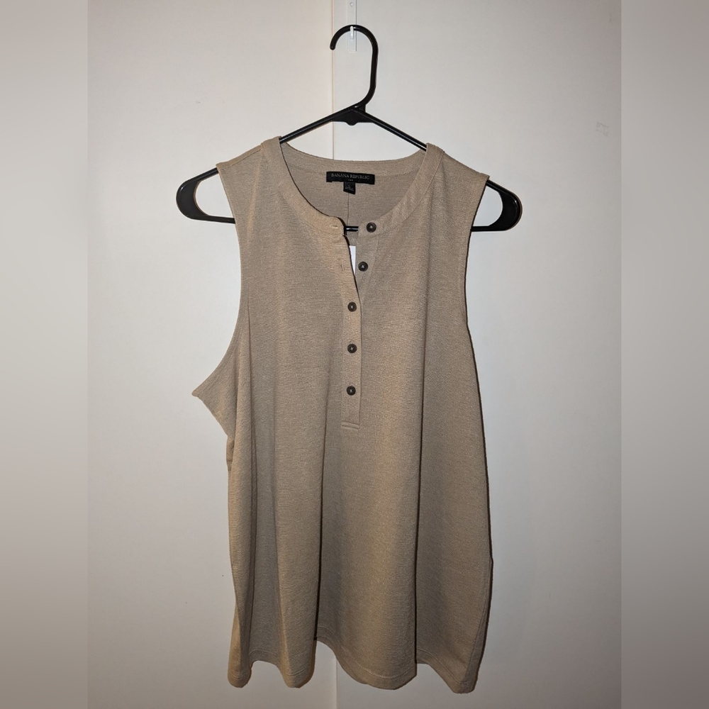 NWT Banana Republic Sleeveless Henley Tank